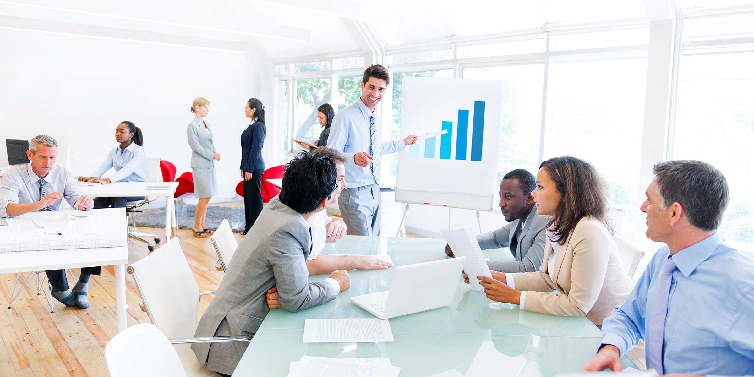 5 Key Benefits of Enrolling with the Top Training Companies in Dubai